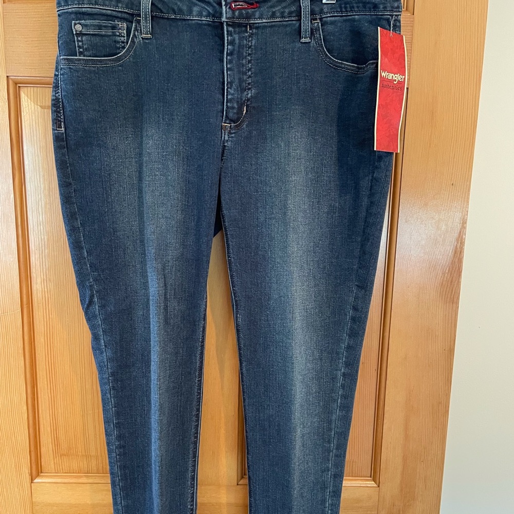 NWT Women’s WRANGLER Skinny Jeans